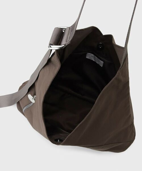 OPAQUE.CLIP / オペーク ドット クリップ ショルダーバッグ | 【A4サイズ対応／長さ調整可能】ダブルトライアングルデザインショルダーバッグ | 詳細15