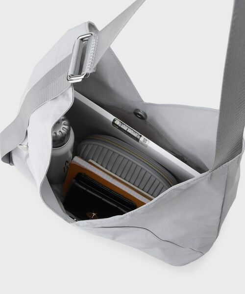 OPAQUE.CLIP / オペーク ドット クリップ ショルダーバッグ | 【A4サイズ対応／長さ調整可能】ダブルトライアングルデザインショルダーバッグ | 詳細16