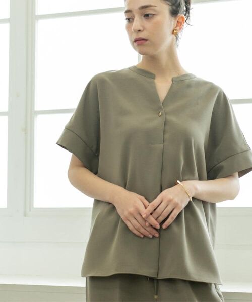 Theory スキッパーネック ブラウス オフホワイト 新品未使用タグ付き Theory スキッパーネック ブラウス オフホワイト 新品未使用タグ
