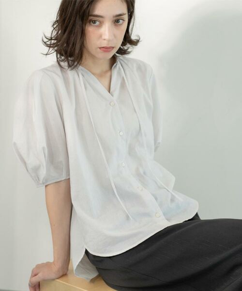 OPAQUE.CLIP / オペーク ドット クリップ シャツ・ブラウス | シアーフリルネックブラウス【洗濯機洗い可】 | 詳細2