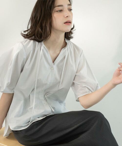 OPAQUE.CLIP / オペーク ドット クリップ シャツ・ブラウス | シアーフリルネックブラウス【洗濯機洗い可】 | 詳細4