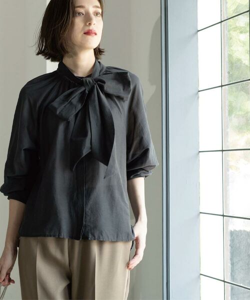 OPAQUE.CLIP / オペーク ドット クリップ シャツ・ブラウス | 《BAILA掲載》2WAYシアーボウタイブラウス【洗濯機洗い可】(チャコールグレー(014))