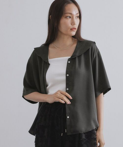 OPAQUE.CLIP / オペーク ドット クリップ シャツ・ブラウス | ヴィンテージサテンセーラーカラーブラウス【洗濯機洗い可】(チャコールグレー(014))