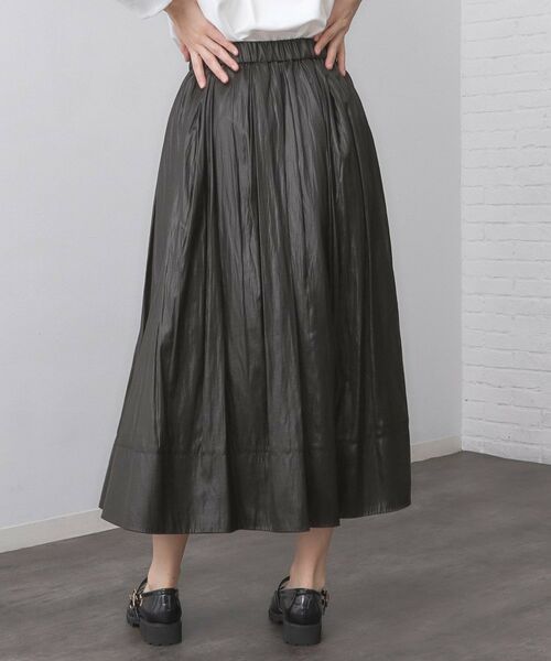 OPAQUE.CLIP / オペーク ドット クリップ ロング・マキシ丈スカート | レザーライクタックフレアスカート【洗濯機洗い可】 | 詳細1