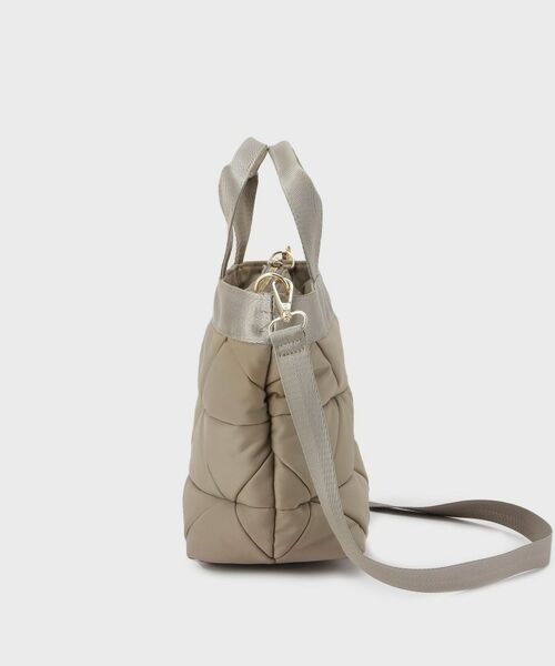 OPAQUE.CLIP / オペーク ドット クリップ トートバッグ | 【2WAY／軽量】トライアングルキルティングミドルトートバッグ | 詳細10