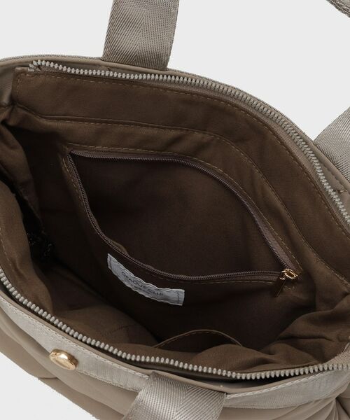 OPAQUE.CLIP / オペーク ドット クリップ トートバッグ | 【2WAY／軽量】トライアングルキルティングミドルトートバッグ | 詳細17