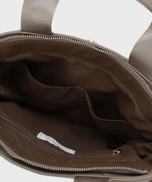 OPAQUE.CLIP / オペーク ドット クリップ トートバッグ | 【2WAY／軽量】トライアングルキルティングミドルトートバッグ | 詳細18