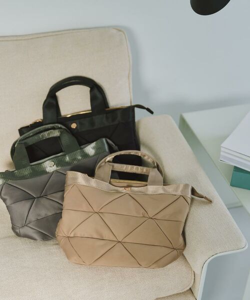 OPAQUE.CLIP / オペーク ドット クリップ トートバッグ | 【2WAY／軽量】トライアングルキルティングミドルトートバッグ | 詳細21