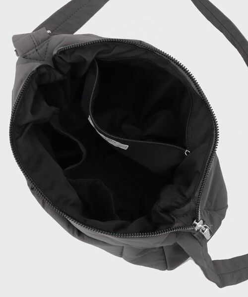 OPAQUE.CLIP / オペーク ドット クリップ ショルダーバッグ | 【軽量】ミドルサイズパフィーショルダーバッグ | 詳細15