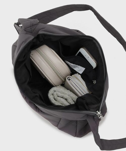 OPAQUE.CLIP / オペーク ドット クリップ ショルダーバッグ | 【軽量】ミドルサイズパフィーショルダーバッグ | 詳細16