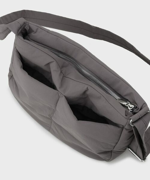 OPAQUE.CLIP / オペーク ドット クリップ ショルダーバッグ | 【軽量】ミドルサイズパフィーショルダーバッグ | 詳細20