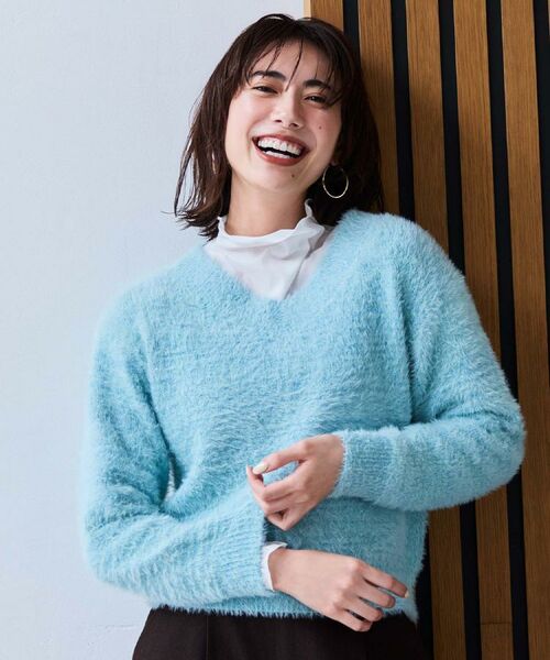 OPAQUE.CLIP / オペーク ドット クリップ ニット・セーター | スパンコールフェザーVネックニット【洗濯機OK】 | 詳細1