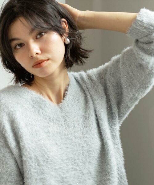 OPAQUE.CLIP / オペーク ドット クリップ ニット・セーター | スパンコールフェザーVネックニット【洗濯機OK】 | 詳細4