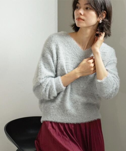 OPAQUE.CLIP / オペーク ドット クリップ ニット・セーター | スパンコールフェザーVネックニット【洗濯機OK】(ライトグレー(611))