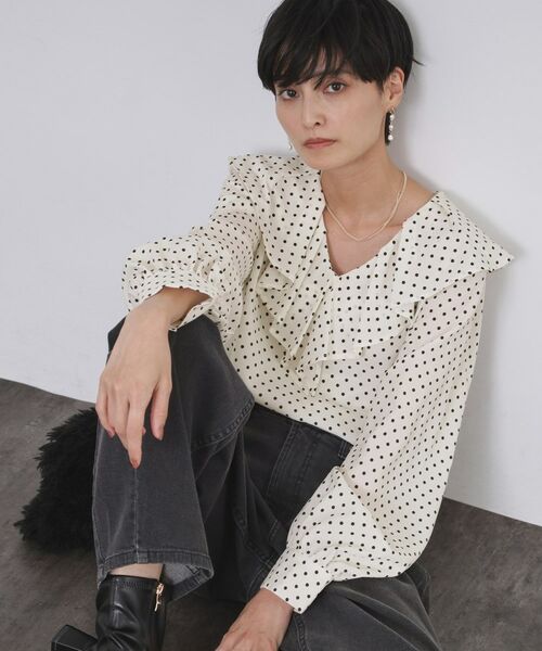 OPAQUE. CLIP/オペーク ドット クリップ ドットプリントラッフルブラウス【洗濯機OK】 オフホワイト(103) 40(L) OPAQUE. CLIP/オペーク ドット クリップ ドットプリントラッフルブラウス【洗濯機OK】 オフホワイト(103) 40(L)