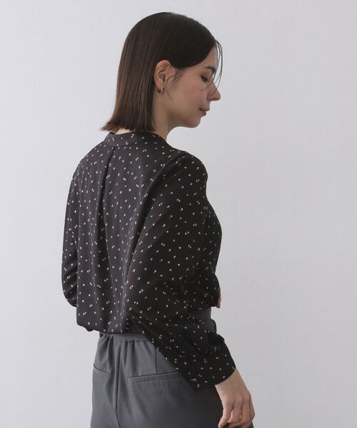 OPAQUE.CLIP / オペーク ドット クリップ シャツ・ブラウス | プリント柄タックデザインブラウス【洗濯機OK】 | 詳細1