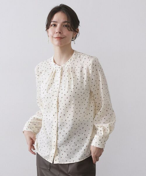 OPAQUE. CLIP/オペーク ドット クリップ プリント柄タックデザインブラウス【洗濯機OK】 アイボリー(104) 40(L) OPAQUE. CLIP/オペーク ドット クリップ プリント柄タックデザインブラウス【洗濯機OK】 アイボリー(104) 40(L)