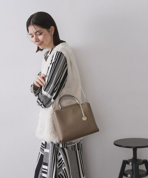 OPAQUE.CLIP / オペーク ドット クリップ トートバッグ | 《BAILA掲載》3層仕様バイカラー合皮ミドルトートバッグ【軽量／2WAY】 | 詳細4