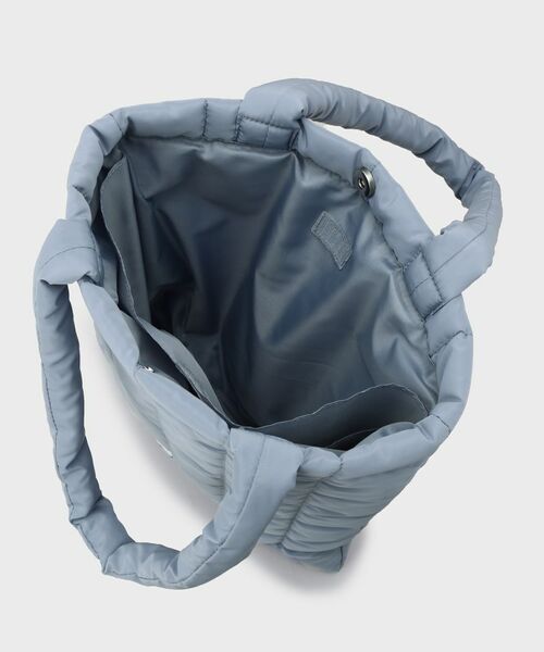 OPAQUE.CLIP / オペーク ドット クリップ トートバッグ | 【軽量／カラビナチャーム付き／A4サイズ対応】ストライプキルトパフィートートバッグ | 詳細21