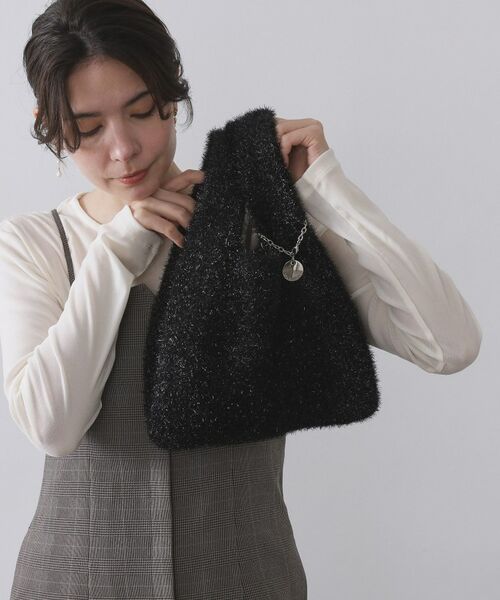 OPAQUE. CLIP/オペーク ドット クリップ メタルチャーム付きラメニットバッグ ブラック(019) 00 OPAQUE. CLIP/オペーク ドット クリップ メタルチャーム付きラメニットバッグ ブラック(019) 00