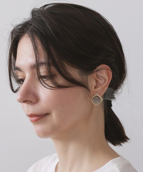 OPAQUE.CLIP / オペーク ドット クリップ ピアス・イヤリング | ベロア×ゴールドメタル縁取りスクエアピアス | 詳細5