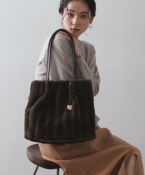 OPAQUE. CLIP/オペーク ドット クリップ 【A4サイズ対応／マチ付き】ストライプフェイクファートートバッグ ブラウン(044) 00