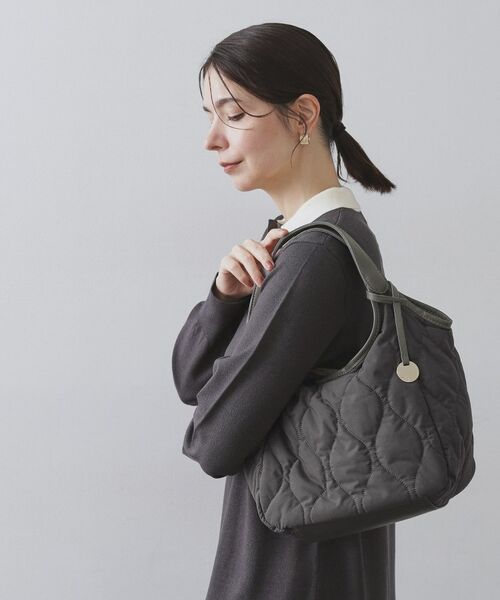OPAQUE.CLIP / オペーク ドット クリップ トートバッグ | 【フェイクファー／キルティング】くり手ミドルトートバッグ | 詳細1