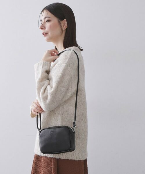 OPAQUE.CLIP / オペーク ドット クリップ ショルダーバッグ | シュリンク合皮スクエアミニショルダーバッグ【軽量／長さ調整可能】 | 詳細1