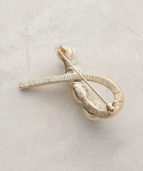 OPAQUE.CLIP / オペーク ドット クリップ ブローチ・コサージュ | フェイクパール カーブラインブローチ | 詳細2