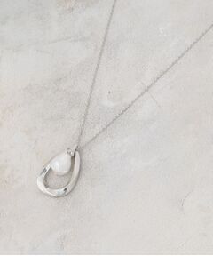 OPAQUE.CLIP / オペーク ドット クリップ ネックレス・ペンダント・チョーカー | 大ぶりメタルしずく×フェイクパール ネックレス