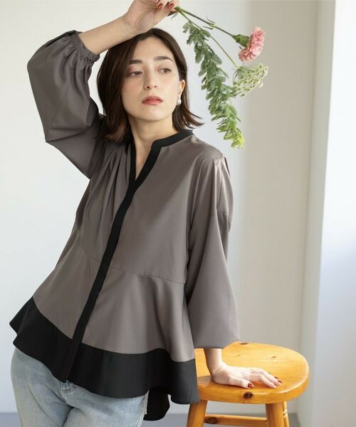 OPAQUE.CLIP / オペーク ドット クリップ シャツ・ブラウス | バイカラーアソート ペプラム前あきブラウス（チャコールグレー(514)）