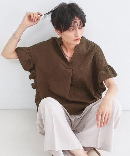 OPAQUE.CLIP / オペーク ドット クリップ シャツ・ブラウス | UV サッカーフリルスキッパーブラウス【洗濯機OK】（ブラウン(044)）