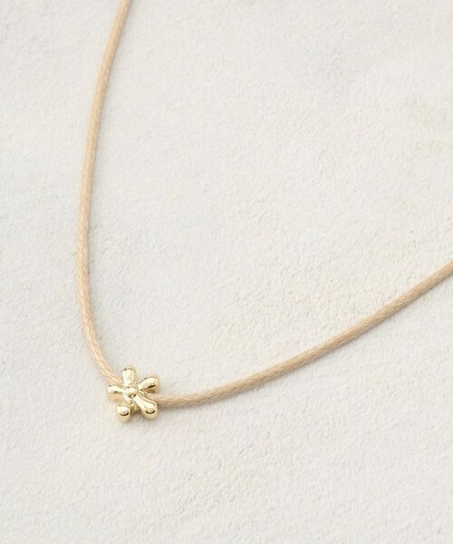 OPAQUE.CLIP / オペーク ドット クリップ ネックレス・ペンダント・チョーカー | 【長さ調整可】ミニフラワーコードネックレス（ベージュ(052)）