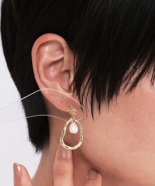 OPAQUE.CLIP / オペーク ドット クリップ ピアス・イヤリング | メタル×フェイクパールスイングデザインピアス | 詳細4