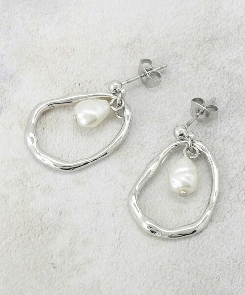 OPAQUE.CLIP / オペーク ドット クリップ ピアス・イヤリング | メタル×フェイクパールスイングデザインピアス（シルバー(006)）