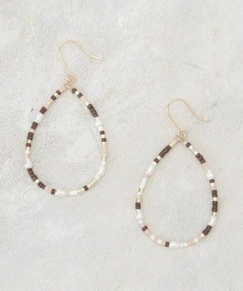 OPAQUE.CLIP / オペーク ドット クリップ ピアス・イヤリング | ドロップデザインマルチカラービーズピアス（ブラウン(043)）