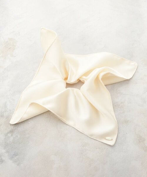 OPAQUE.CLIP / オペーク ドット クリップ ヘアアクセサリー | スクエアデザインサテンシュシュ | 詳細1