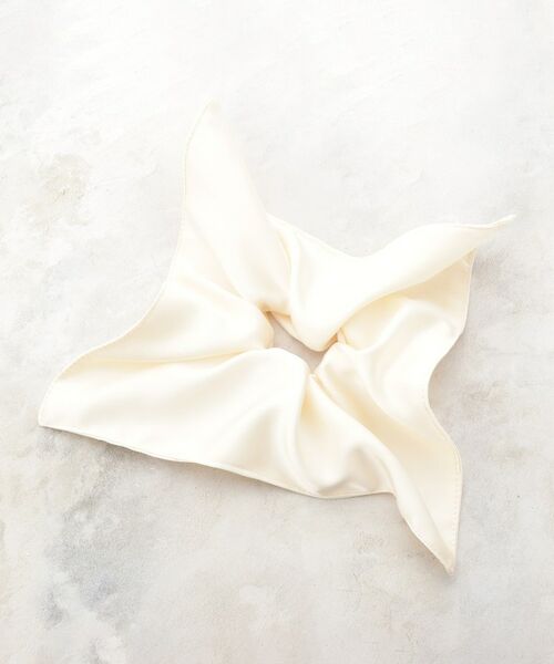 OPAQUE.CLIP / オペーク ドット クリップ ヘアアクセサリー | スクエアデザインサテンシュシュ | 詳細2