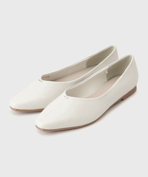 OPAQUE.CLIP / オペーク ドット クリップ パンプス | 【軽量／通勤対応可能】スクエアトゥカシメデザインフラットパンプス（アイボリー(004)）