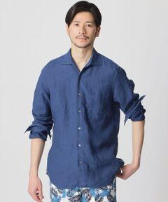 2023Spring&Summer item Available (カジュアルシャツ/スポーツシャツ)<br /><br />第一ボタンを省いた襟の開きと立体感が最大のポイント。<br />襟先にかけて絶妙にシェイプの利いたラインが魅力のリネンシャツです。<br />バランスのよい襟のロールでドレスクロージングにも対応できるデザインの長袖シャツ。<br />身ごろは背ダーツは無く、袖もスマートさを意識したラインに。総じてスタンダードフィットで上着無しでもスマートに着こなせるシルエット。<br />裾サイドのガゼットも細かいディテールですが、仕立ての良さや正統さを演出してくれます。<br />1枚や羽織りとしての着用はもちろん、ブルゾンやジャケットのインナーとしてもコーディネートのアクセントになります。<br /><br /><素材><br />細番手フレンチリネン100％のシャツ生地。こちらは経糸緯糸ともにムラ染めをしたシャンブレー風の素材です。<br />麻本来の魅力もさることながら、ラフになりすぎない絶妙の素材感にこだわりました。<br />リネン特有の表面に現れた「節（ふし）」が、天然素材の持つクラシックで自然な風合いを魅力的に醸します。モダンな無地というのが春先からも着用のしやすい素材感です。<br /><br />※製品洗いを行っている為、製品により色合い、サイズのばらつき、多少のゆがみ等があります。<br /><br />モデル（下部ディテール画像）:H177 B89 W75 H90 着用サイズ:L
