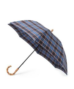 日本製で丁寧に作られた、こだわりの晴雨兼用傘（紫外線遮蔽率94％以上）<br /><br />国内の老舗工場で丁寧に仕立てられた長傘です。<br>シーズン問わず使用できる撥水とUV遮蔽率（遮蔽率　94％以上）に優れたクラシックチェック柄の傘です。<br>骨は軽量で丈夫なグラスファイバーを使用。<br>ネームプレート付き手元と露先は天然バンブーで高級感を演出します。<br><br>ホックにオリジナル刻印ネームを配したオリジナルです。