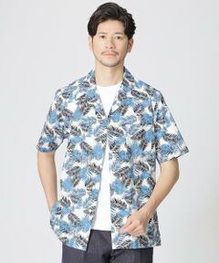 2023Spring&Summer item Available (カジュアルシャツ/スポーツシャツ)<br /><br />オープンカラーのリラックスしたデティールが最大のポイントのカジュアルシャツ。<br />身ごろは背ダーツは無く、袖もスマートさを意識したラインに。総じてスタンダードフィットで1枚でスマートに着こなせるシルエット。<br />裾もスクエアカットにすることで、よりリゾート感のある見た目にしております。<br />ブルートーンのボタニカル柄が魅力的。<br />1枚での着用はもちろん、Tシャツの上から羽織っていただくスタイルもおすすめです。<br /><br />＜素材＞<br />コットンサッカー生地にボタニカルプリントを施した拘りの素材。<br />軽やかなサッカー地は、盛夏にも快適な着心地ですので夏場のカジュアルシーンでの着用に活躍してくれます。<br />ホワイトベースはよりリゾート感のある印象に、ネイビーベースは少しシックな印象でお召しになっていただけます。<br /><br />モデル（下部ディテール画像）:H177 B89 W75 H90 着用サイズ:L