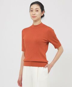 ＜ウォッシャブルシルク100％の「DRESS KNIT」シリーズに春の新色が登場＞<br /><br />好評の「DRESS KNIT」シリーズに新たなカラーが加わりました。<br>トレンドに左右されることなく定番アイテムとして自信を持っておすすめしたい逸品です。<br><br>【素材】イタリアの老舗メーカーの非常にハイクラスな高級シルク原料を使用し、エレガントな光沢感とシャープな風合いが特徴の糸になります。<br>さらに、ウォッシャブル加工を施すことにより、モダンでスポーティな現代的なシルクの糸に仕上げています。<br><br>【デザイン】18ゲージと非常にハイゲージで丁寧に編み立てたワイドリブのハイネックプルオーバー。<br>広めのワイドリブは、身体にぴったり沿い過ぎずほどよいゆとりを持たせています。<br>袖や裾リブにはストレッチ糸を入れることで、伸縮率が増え、着脱してもヨレにくい仕様にしています。<br>シンプルなデザインで合せるものを選ばないので、カジュアルからきれいめまで幅広く活躍してくれます。<br><br>ご自宅で手洗いできるウォッシャブル仕様です。<br>洗浄後は形を整えてからアイロンをかけることで、洗浄による型崩れを修正する事が出来ます。<br><br>※こちらは春夏展開商品になります。<br><br>※この商品はサンプルでの撮影を行っています。実際の商品とイメージ、仕様が異なる場合がございます。<br />同素材のカーディガン：K1N36350<br /><br />モデル（下部ディテール画像）:H171 B83 W58 H84 着用サイズ:6