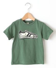 スニーカー・キャッププリントTシャツ