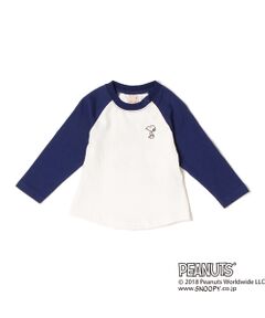 胸元や背中にスヌーピーをデザインした、ポップな愛らしさがただようPEANUTSコラボのTシャツです。ラグランスリーブを活かしたメリハリあるカラーリングで、存在感を放つアイテム♪ コーディネートのポイントになる一着です。※80、90サイズのみ肩開き
