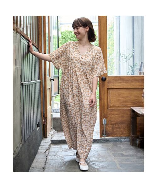 セール】 【リンク】総柄シャーリングワンピース （ロング