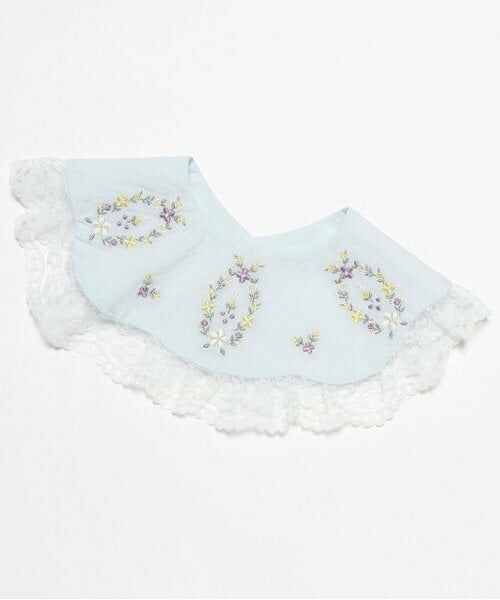 petit main / プティマイン スタイ・ビブ | 【防水】レースつき刺しゅうスタイ（ライト ブルー）