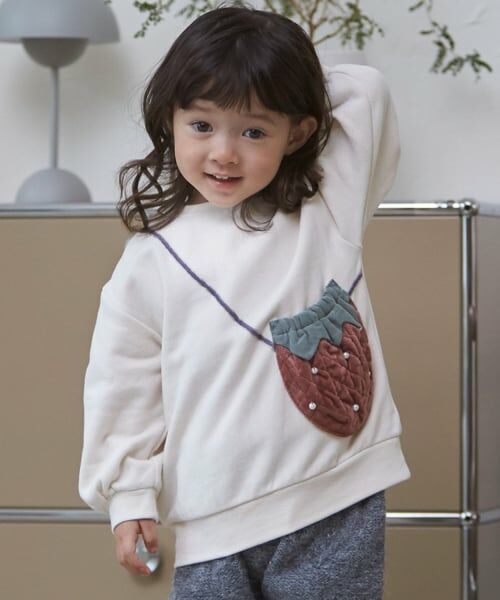 petit main / プティマイン スウェット | 【裏起毛】いちごポシェットトレーナー（アイボリー）