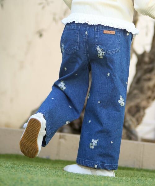 petit main / プティマイン その他パンツ | 花刺しゅうデニムパンツ | 詳細2