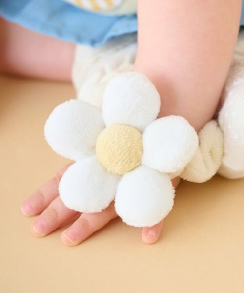 petit main / プティマイン おもちゃ・トイカメラ | お花ラトル（オフ ホワイト）